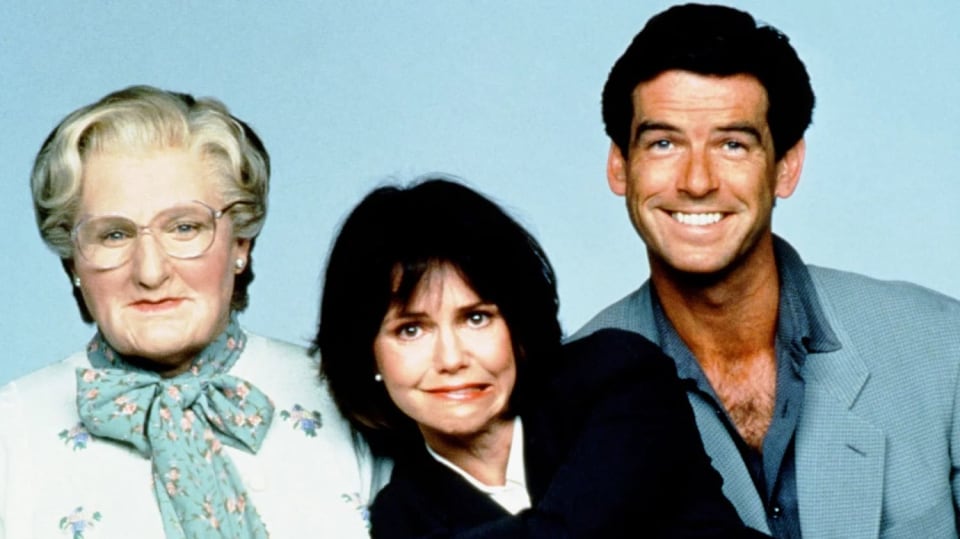 Robin Williams (vlevo) jako Táta v sukni.